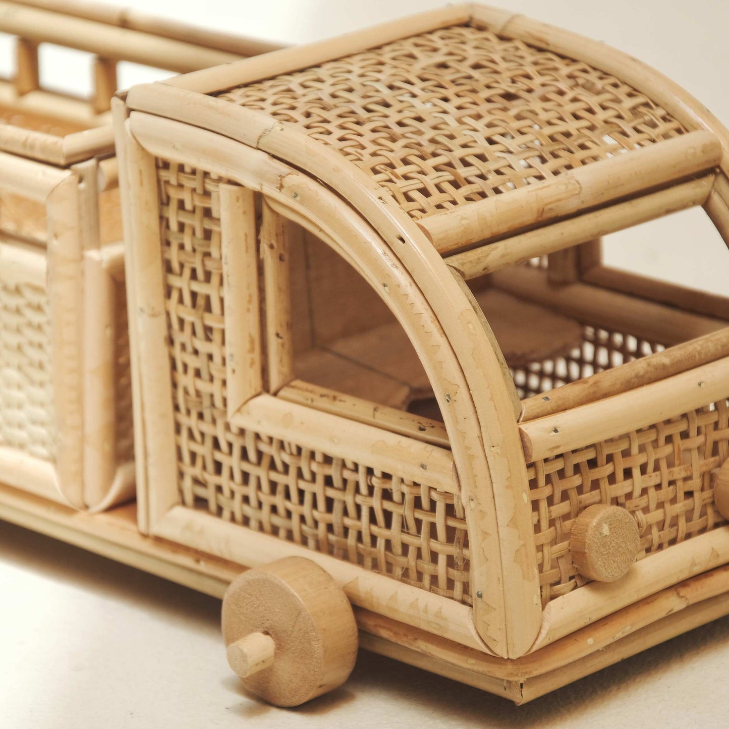 Rattan Truck