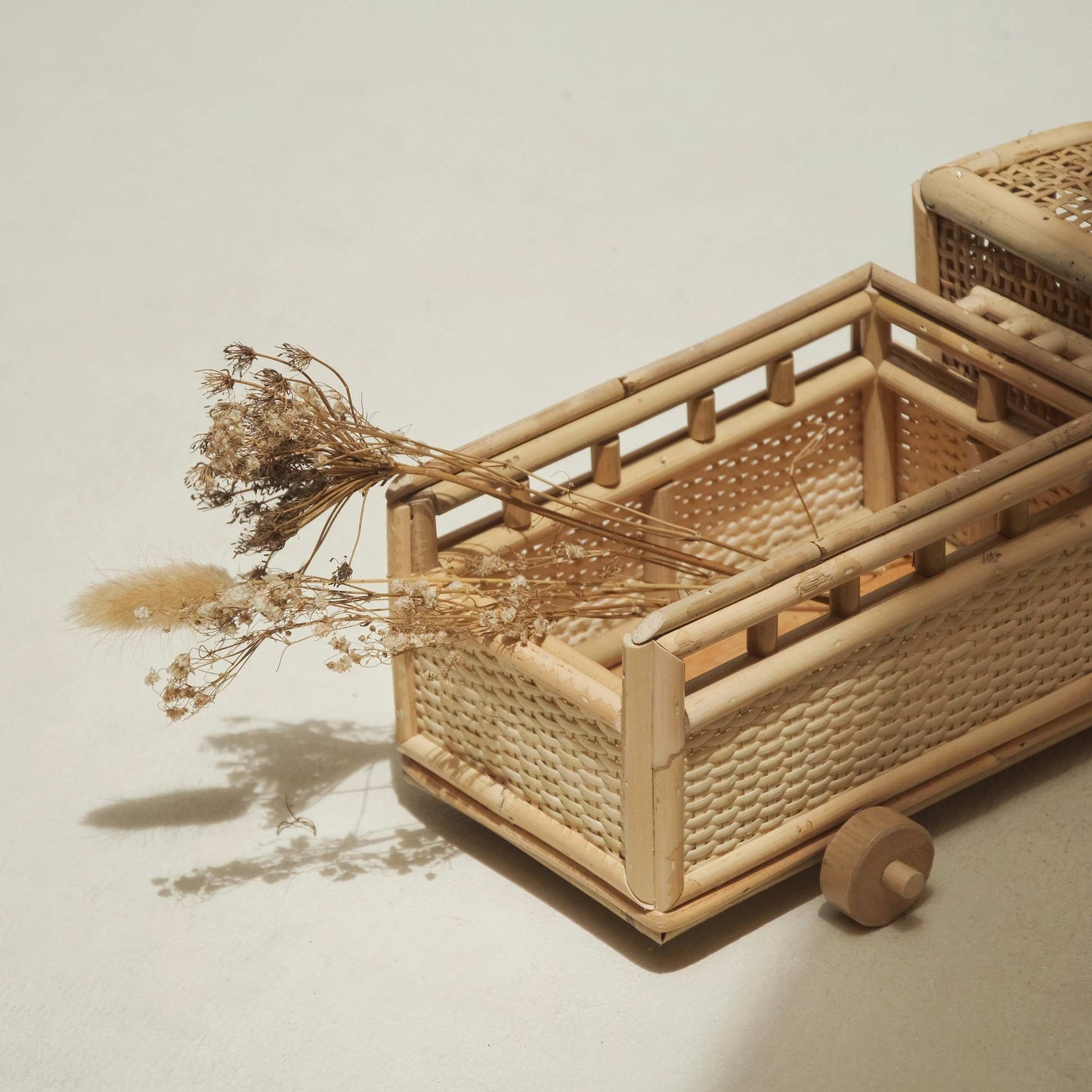Rattan Truck